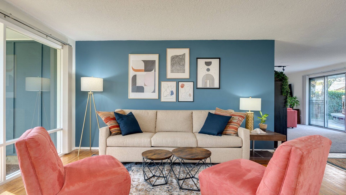 Vancouver House | Yellow Door Ranch - Convenient comfort, mid-century style! Great for families!