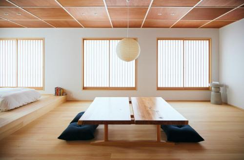 Yokosuka Apartment | Yellow House Kuruwa