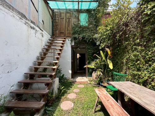 Khao San Apartment | Yellow House