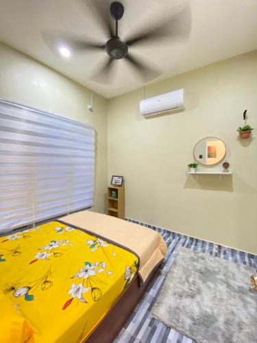Batu Gajah House | Yellow Retreat House Homestay Batu Gajah