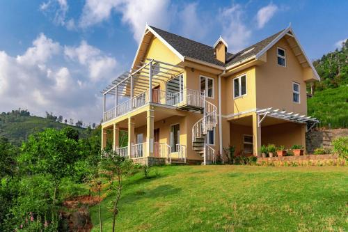 Coonoor Villa | Yellow Tulip with Breakfast, BBQ Grill & Pet Home by StayVista
