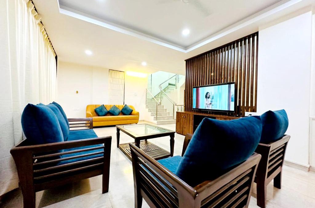 Arsiwalla Villa Villa | YellowBrick Villa - Near Market/Swimming pool/AC/Luxurious