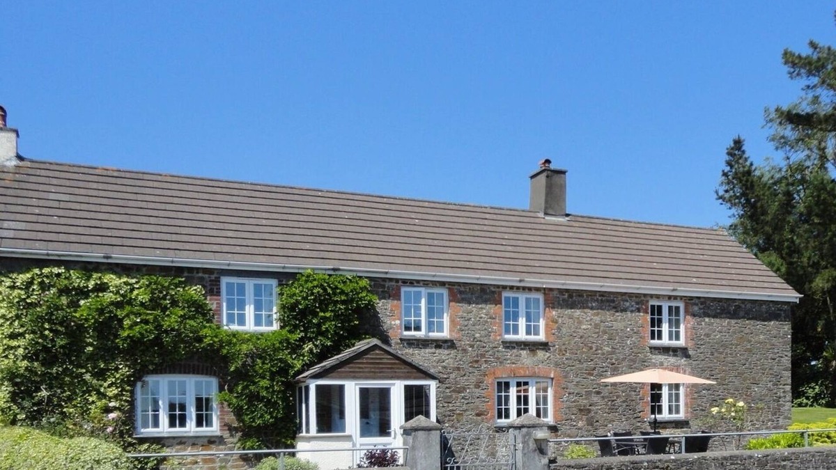 Holsworthy Cottage | YELLOWLAND FARM, family friendly, with pool in Holsworthy