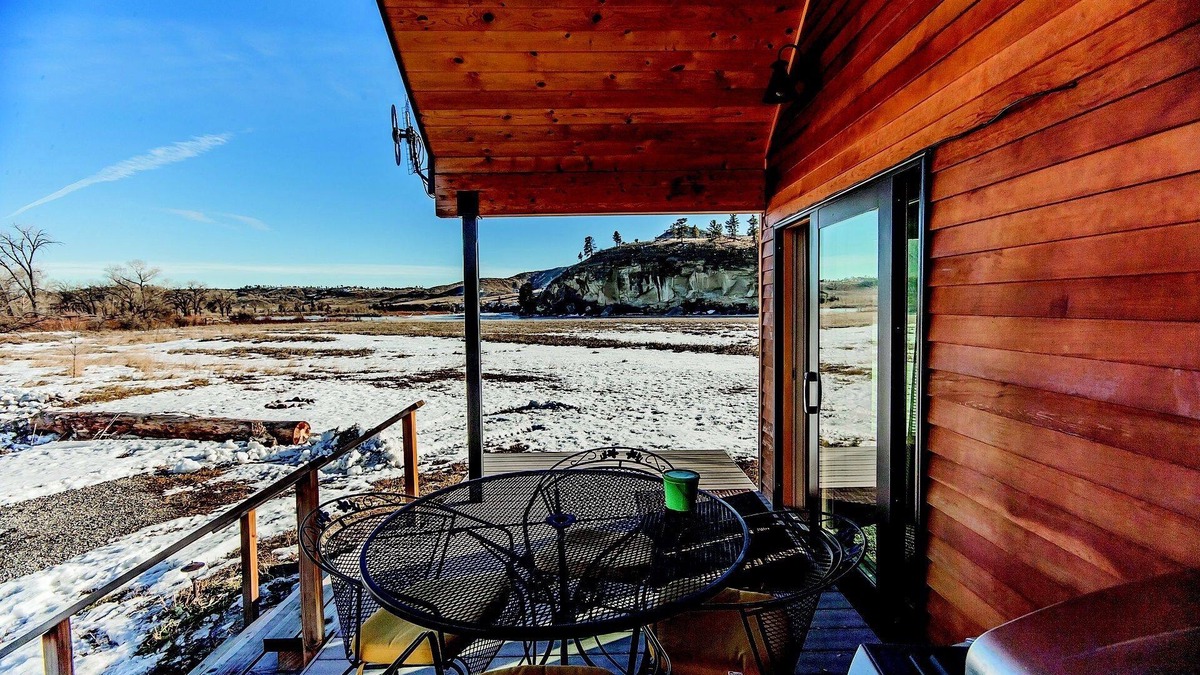 Columbus Cabin | Yellowstone River Lodge