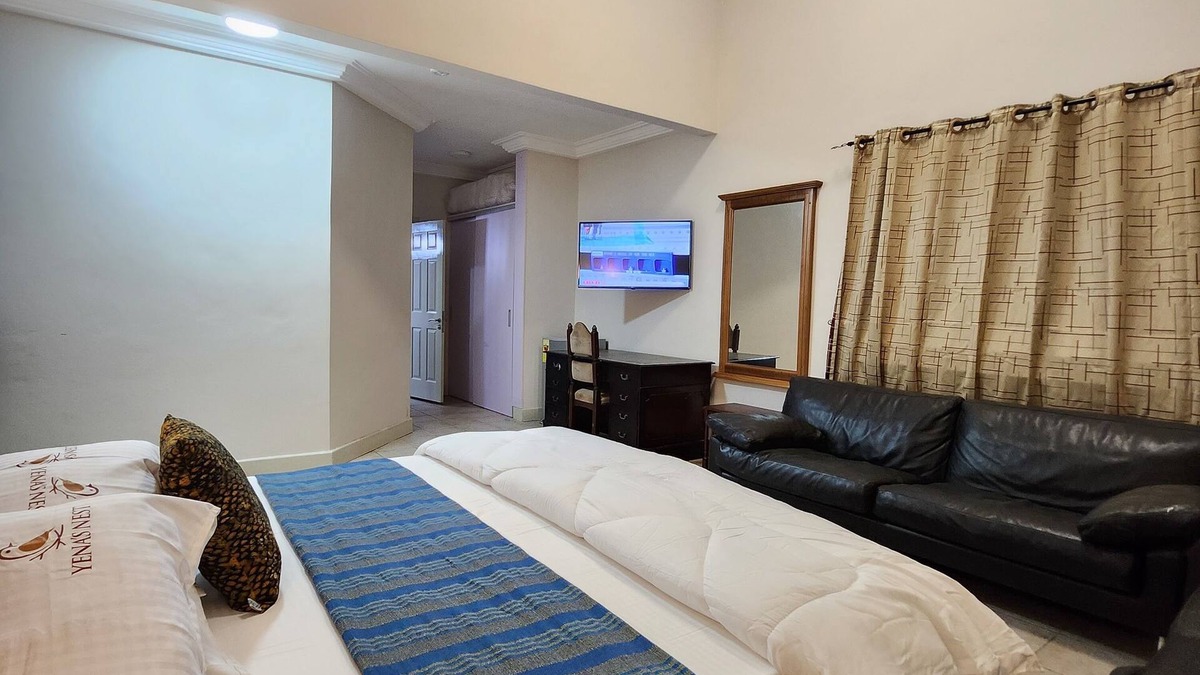 Teshie Bed & Breakfast | Yenas nest
