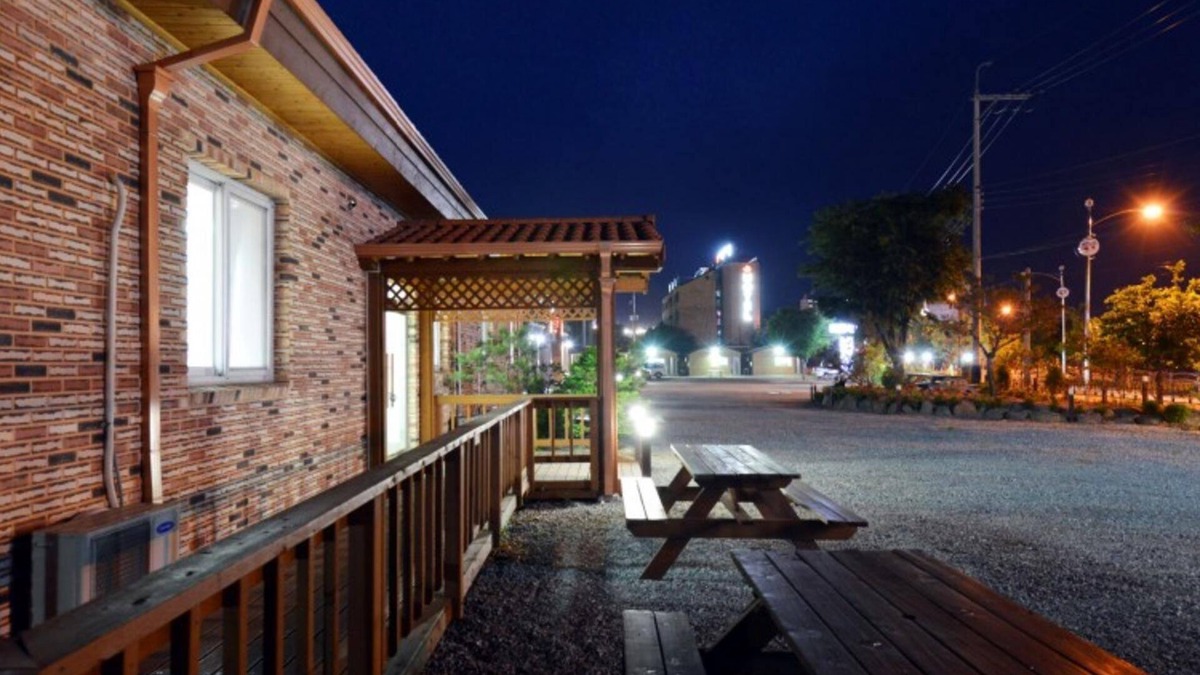 Jeongok House | Yeoncheon Wanguijataek Pension