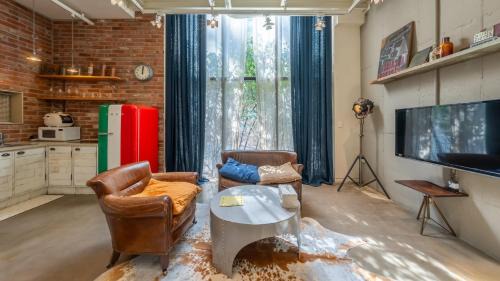 Suwon House | Yeongheungdo BoutiquePasseComposePension