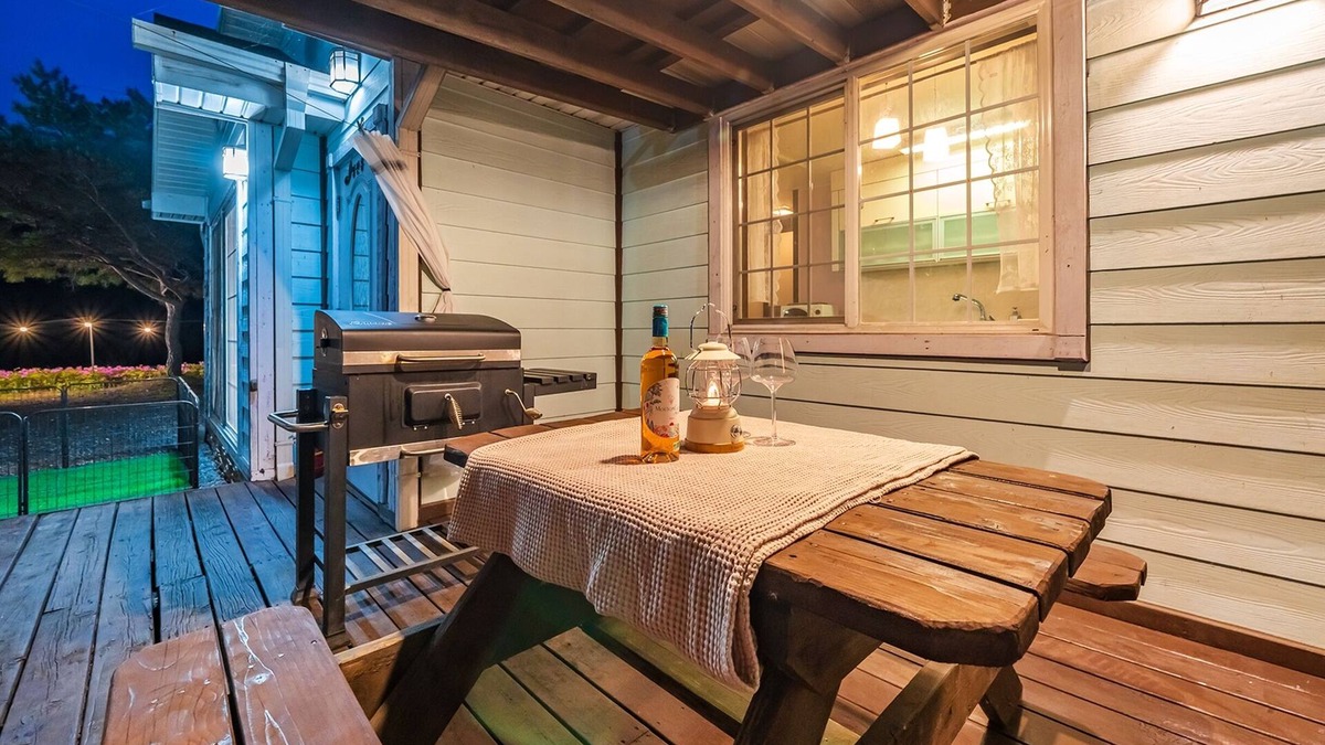 Yeongwol House | Yeongwol Nature & Pet Retreat