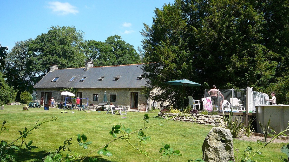 Guern Cottage | Yew, Les Verts Paturages