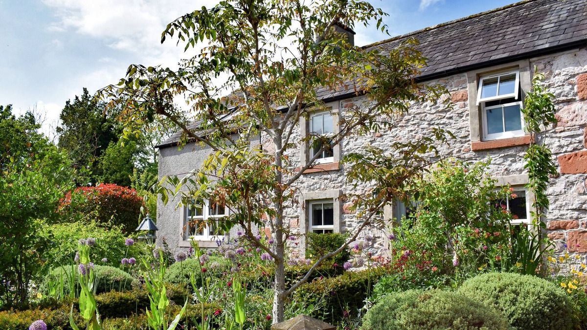 Penrith Cottage | YEW TREE, character holiday cottage in Askham, Cumbria