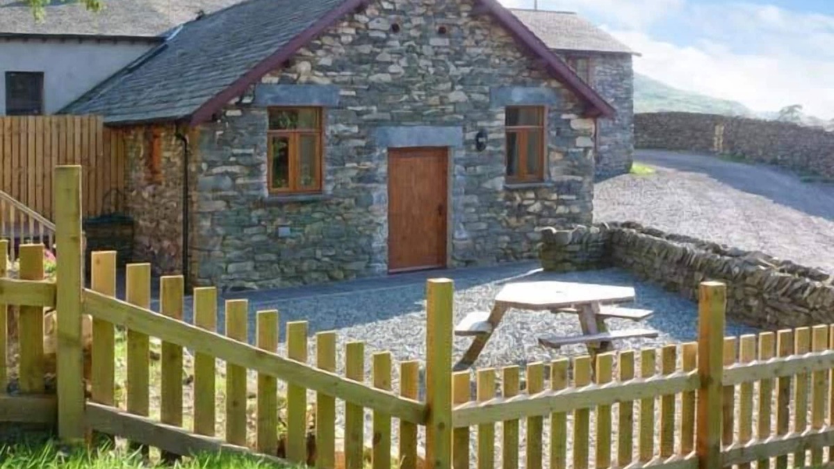 Broughton Mills Cottage | YEW TREE COTTAGE, pet friendly, luxury holiday cottage in Torver