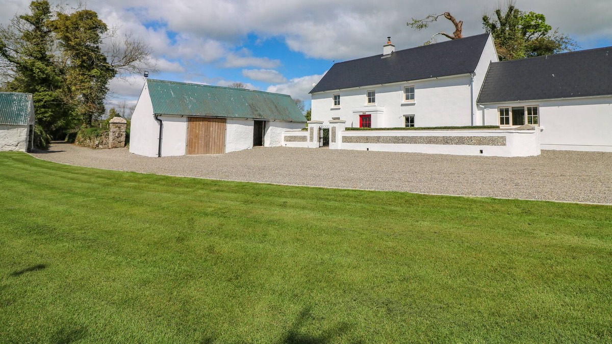Ballindaggan House | YEW TREE HOUSE, pet friendly in Enniscorthy, County Wexford