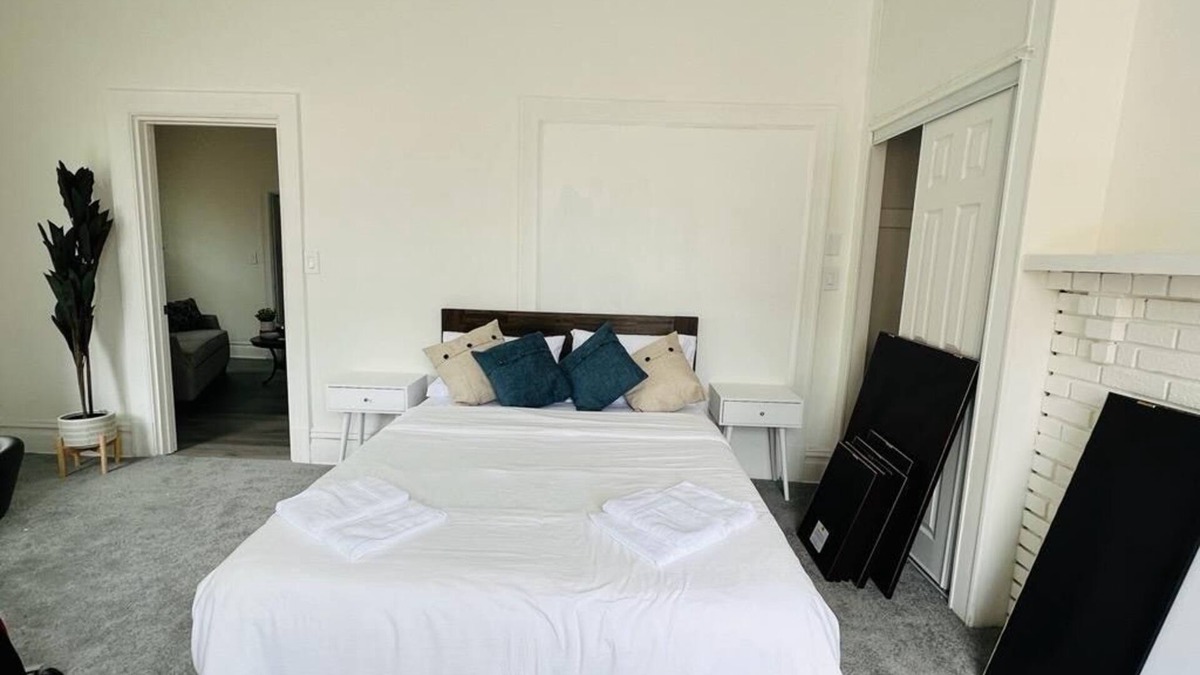 Bloomfield House | 💛 Yew Villa 💛 Cozy 2 BR Central Location