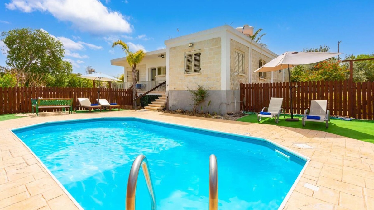 Latchi Villa | Yiangos House - Three Bedroom Villa, Sleeps 7