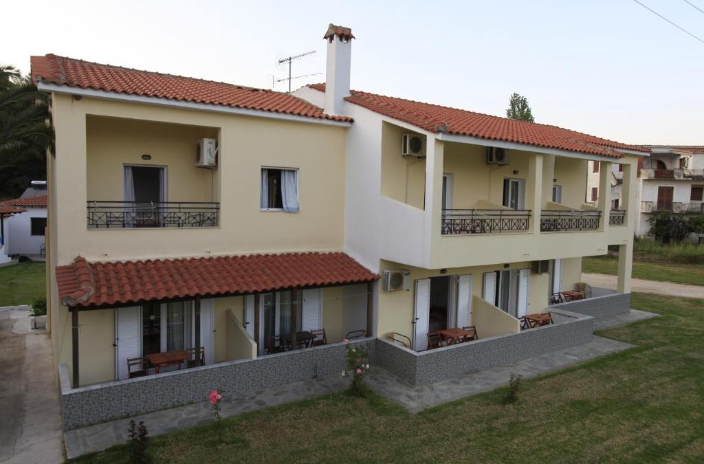 Troulos Apartment | Yiannis Studios