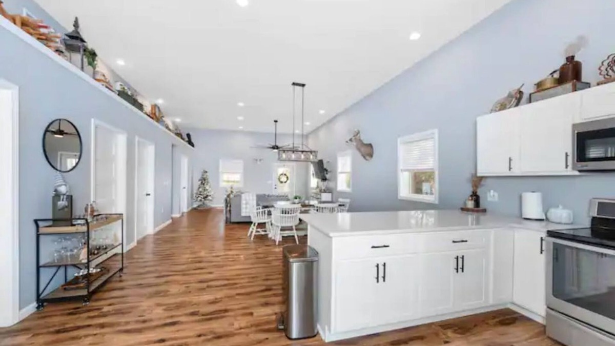 Sunnyland House | Yippee Lane - 60 Acre Private Pond Retreat