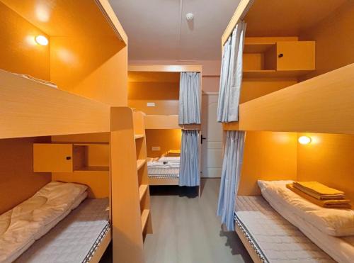 Longhua District Hostel | Yiweidu Ladies Space Capsule Youth Apartment