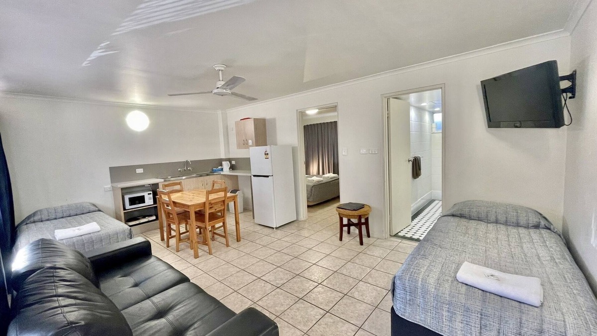 North Ward Hotel | Yongala Lodge by The Strand