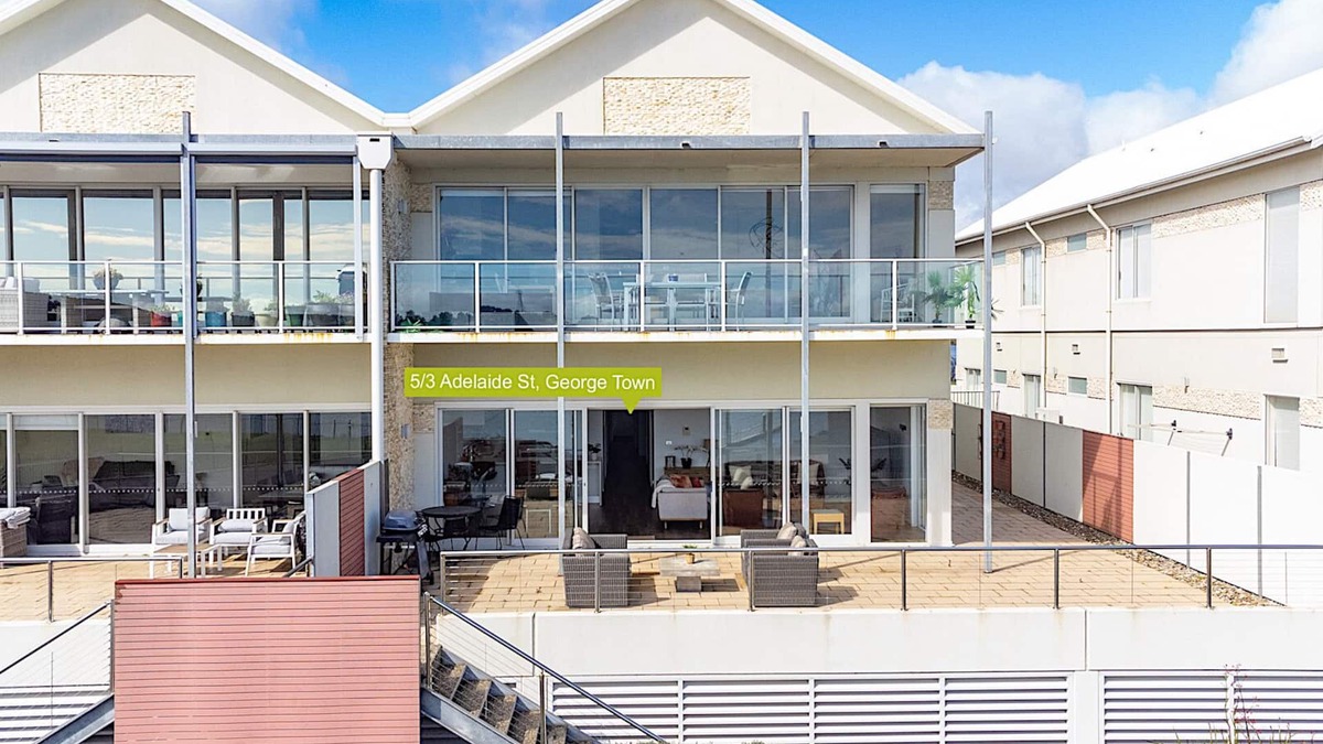 George Town Apartment | York Cove Apartment
