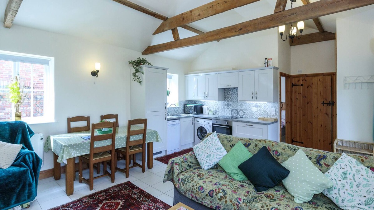 Storwood Cottage | YORK single storey cottage ,gardens & open views.Thicket Priory & Derwent Ings.