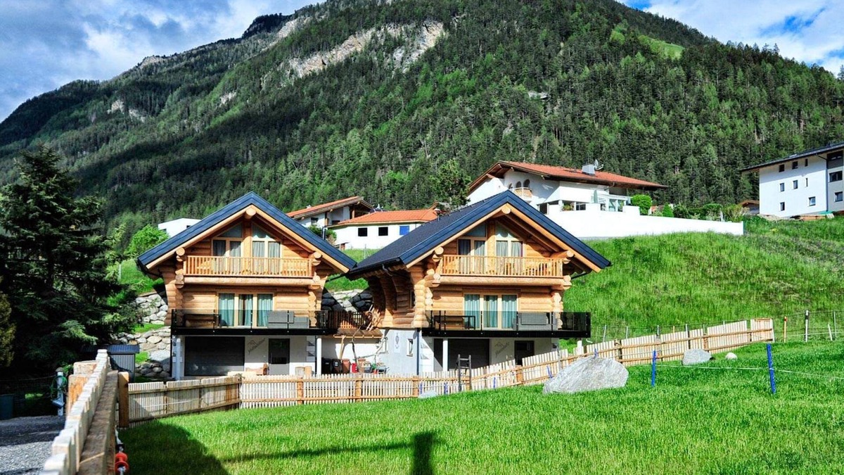 Pfunds Ski Chalet | Yosemite by Summit Lodges