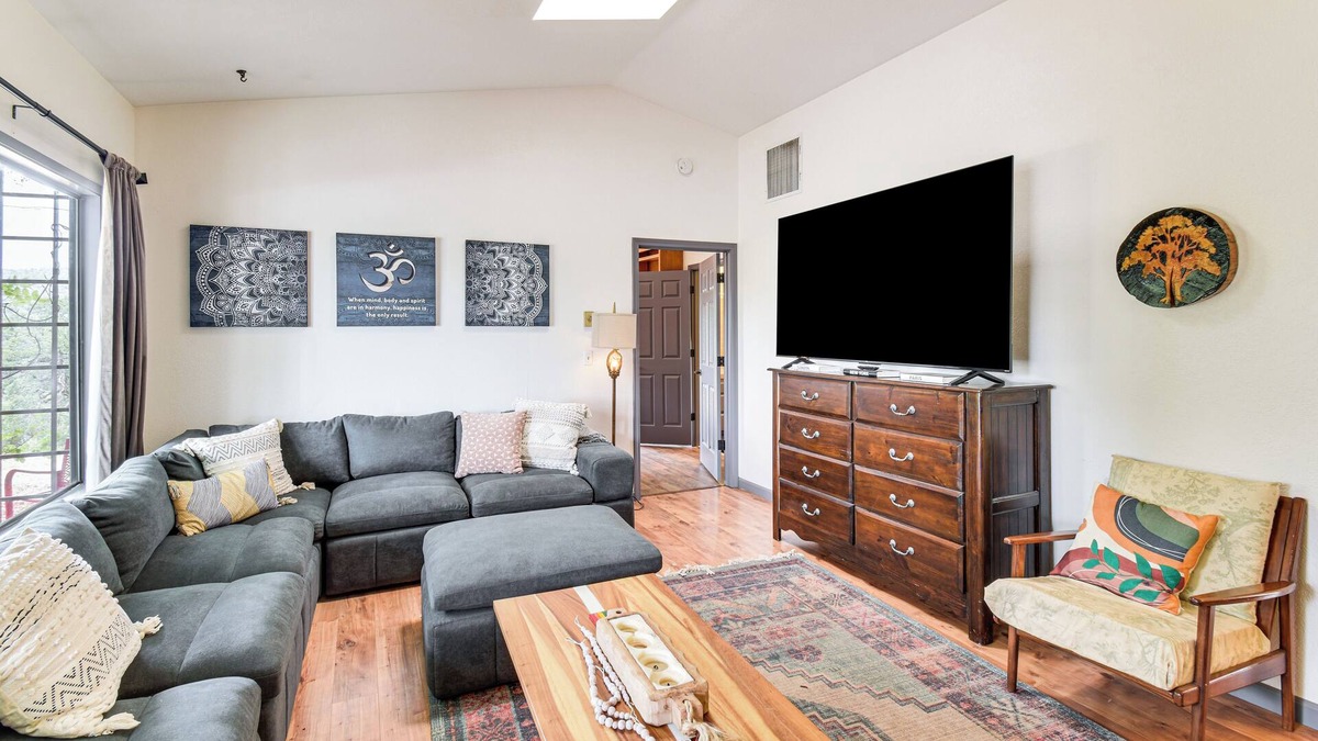 Ahwahnee Apartment | Yosemite Wellbeing Retreat on 5 Acres w/Mtn Views