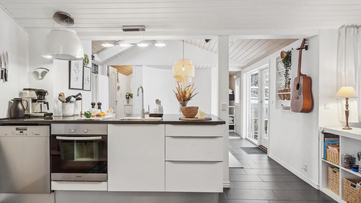 Brovst House | You can spend your vacation here in the old vacation home area of Tranum Strand.