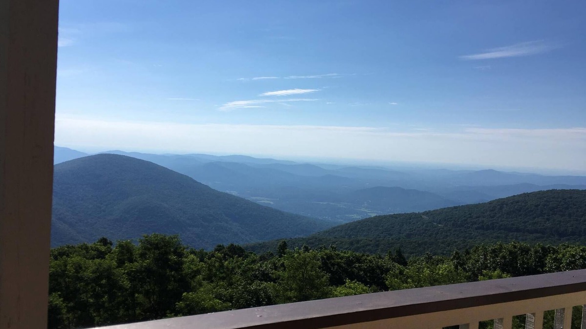 Chestnut Springs Condo | You deserve it all! Awesome Views, Comfy Condo & Elevator!