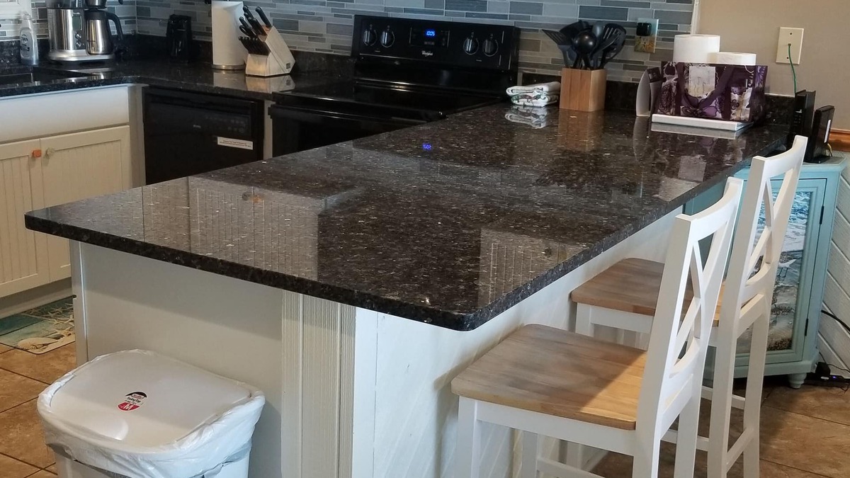 Rodanthe Condo | You'll love Sea Glass. Steps from the beach. Free linens.