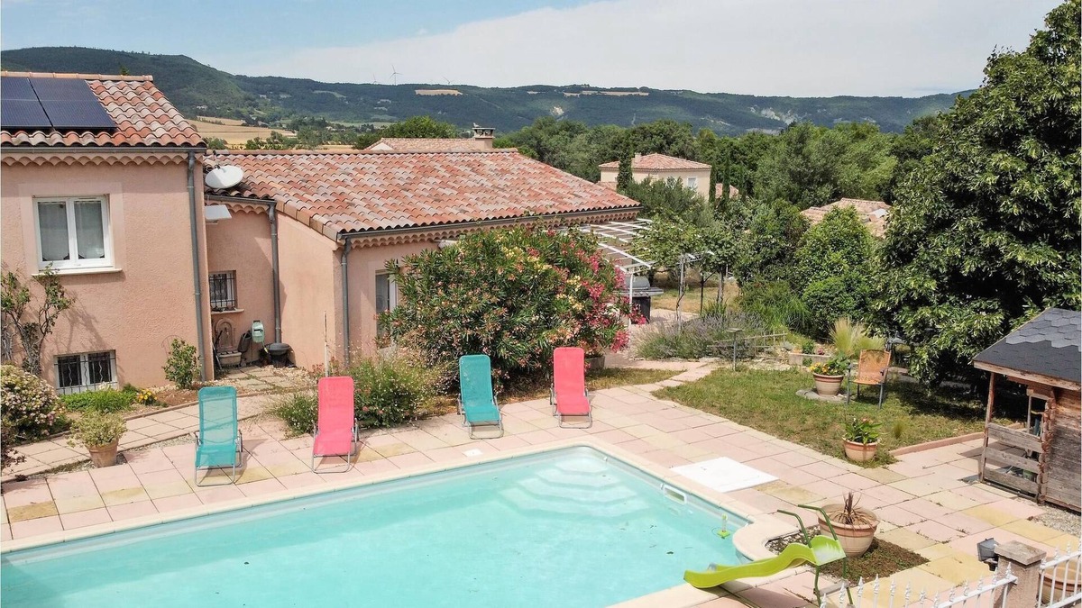 Marsanne House | You long for your private and quiet vacation home with swimming pool? Here you will find everything