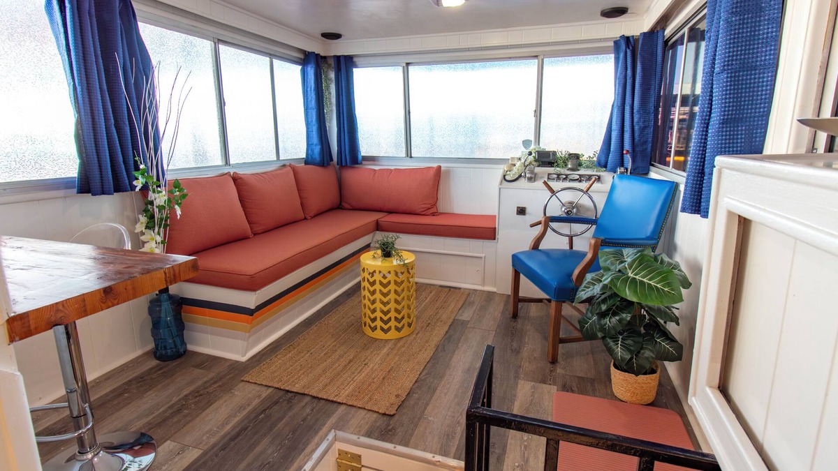 Azle Boat Rental | You're on a Boat 2! Charming Houseboat on Eagle Mountain Lake