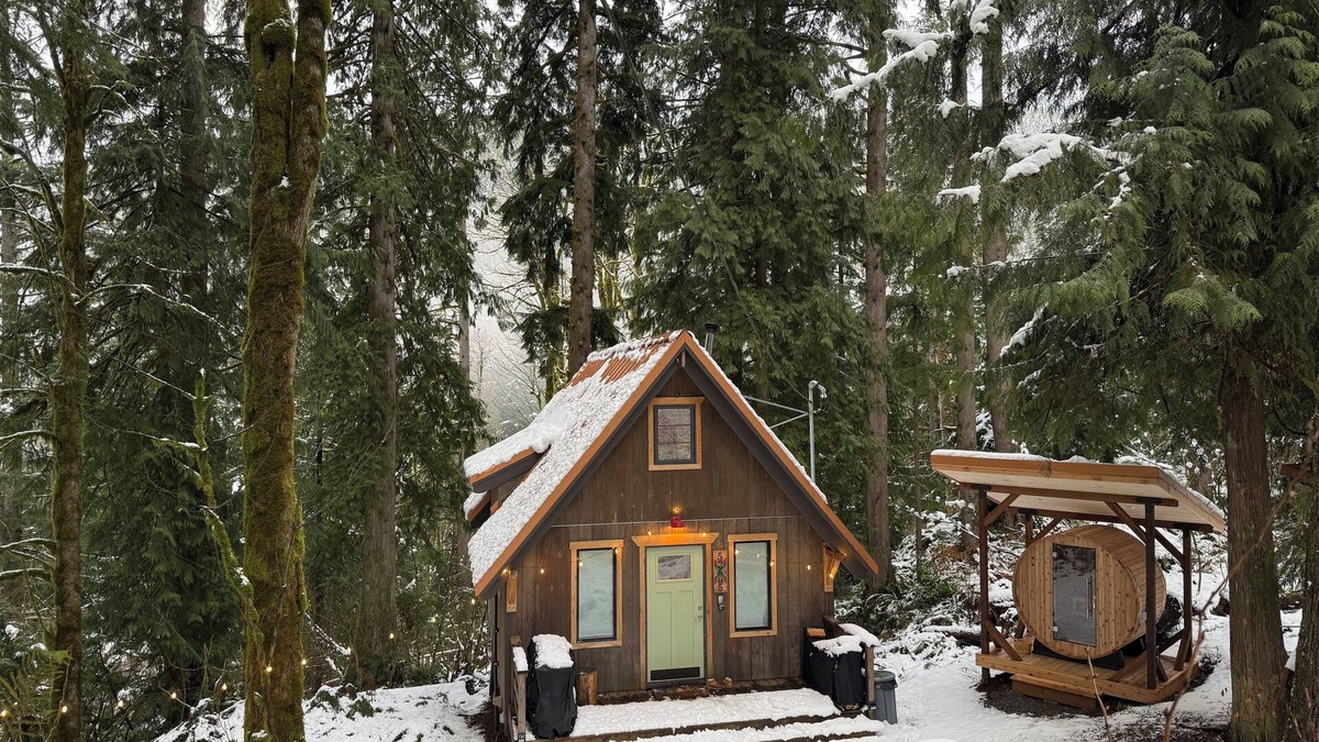 Gold Bar Cabin | Your Adventure Basecamp - A Semi Off-Grid Experience with Sauna