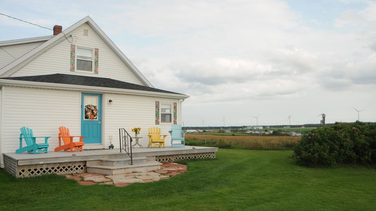 North Lake House | Your Beachside Sanctuary, Lake, Ocean and Harbour Views, Family-friendly