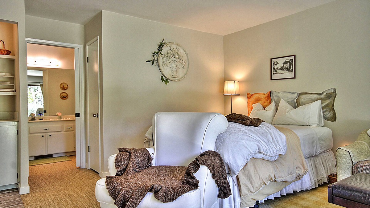 Northeast Carmel Apartment | Your Carmel Destination Retreat, 4/10ths of A Mile To Town. Enjoy!
