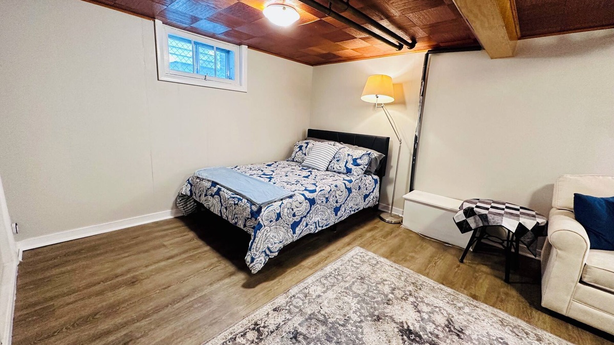 Winnipeg Apartment | Your Clean Clubhouse in St Boniface. Perfect for Students/Short term home away!