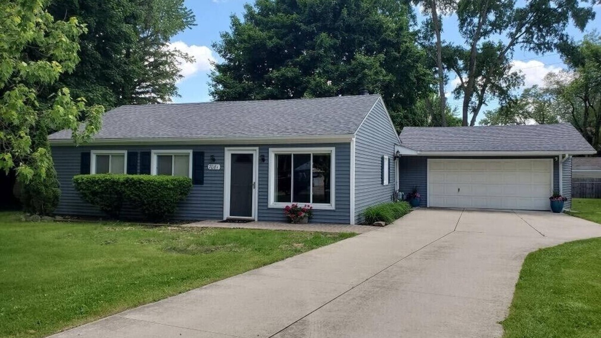 Clarkston House | Your Cozy Clarkston Home Away From Home