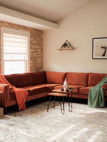 Streamwood House | Your Cozy Getaway with Sunroom & Gaming Room