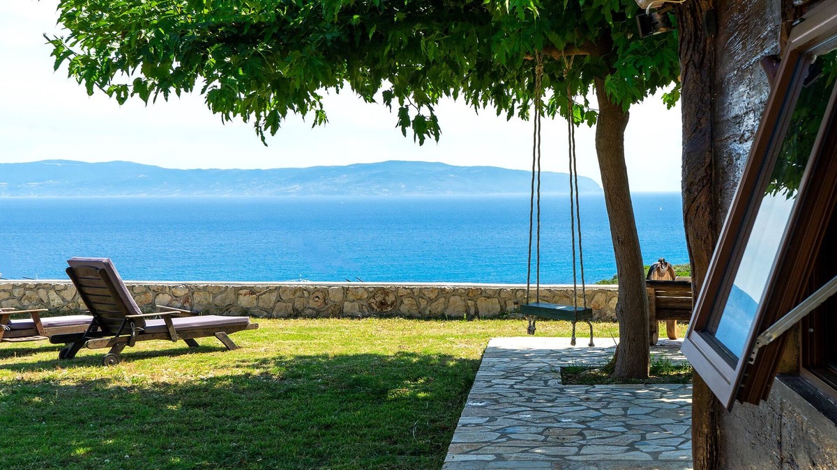 Ratzakli Cottage | Your Dream Getaway Awaits in a Wooden House with Breathtaking Views