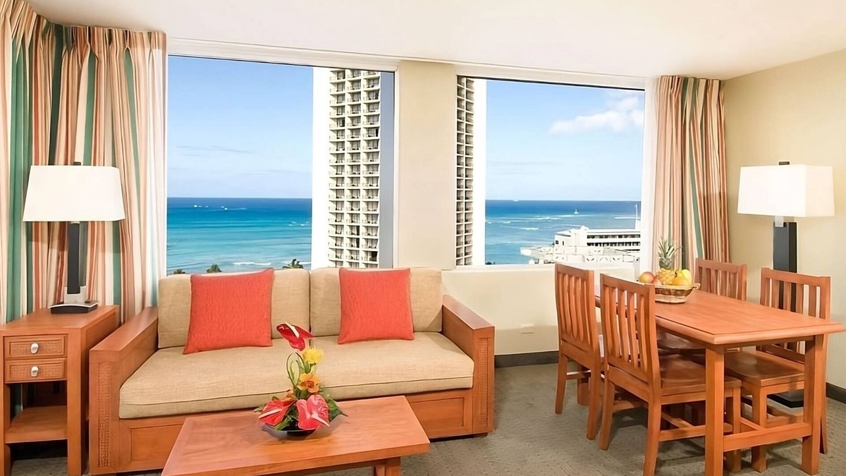 Waikiki House | Your Dream Waikiki Vacation Steps to Surf, Sand, and Sizzle