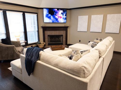 Broken Arrow House | Your Family Home Away from Home