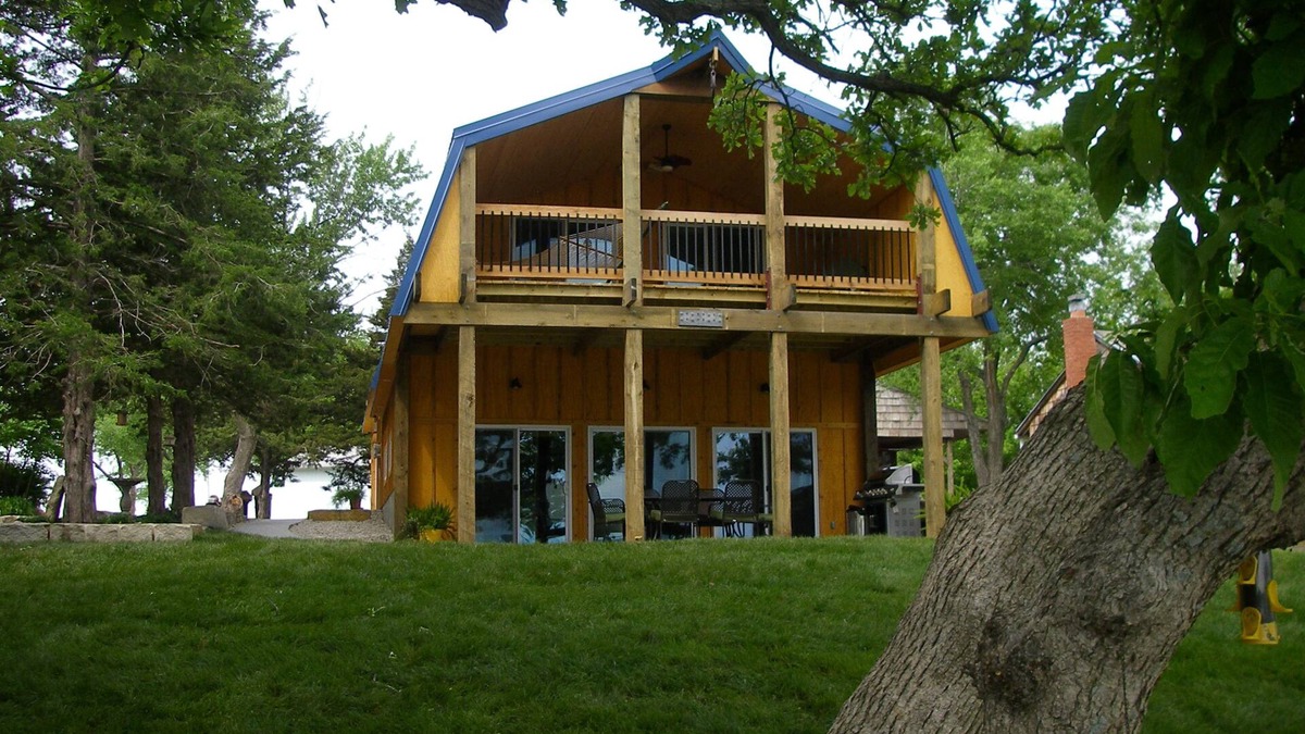 Alma House | Your Family Vacation at the Lake - Lake Wabaunsee, in the Flint Hills of Kansas