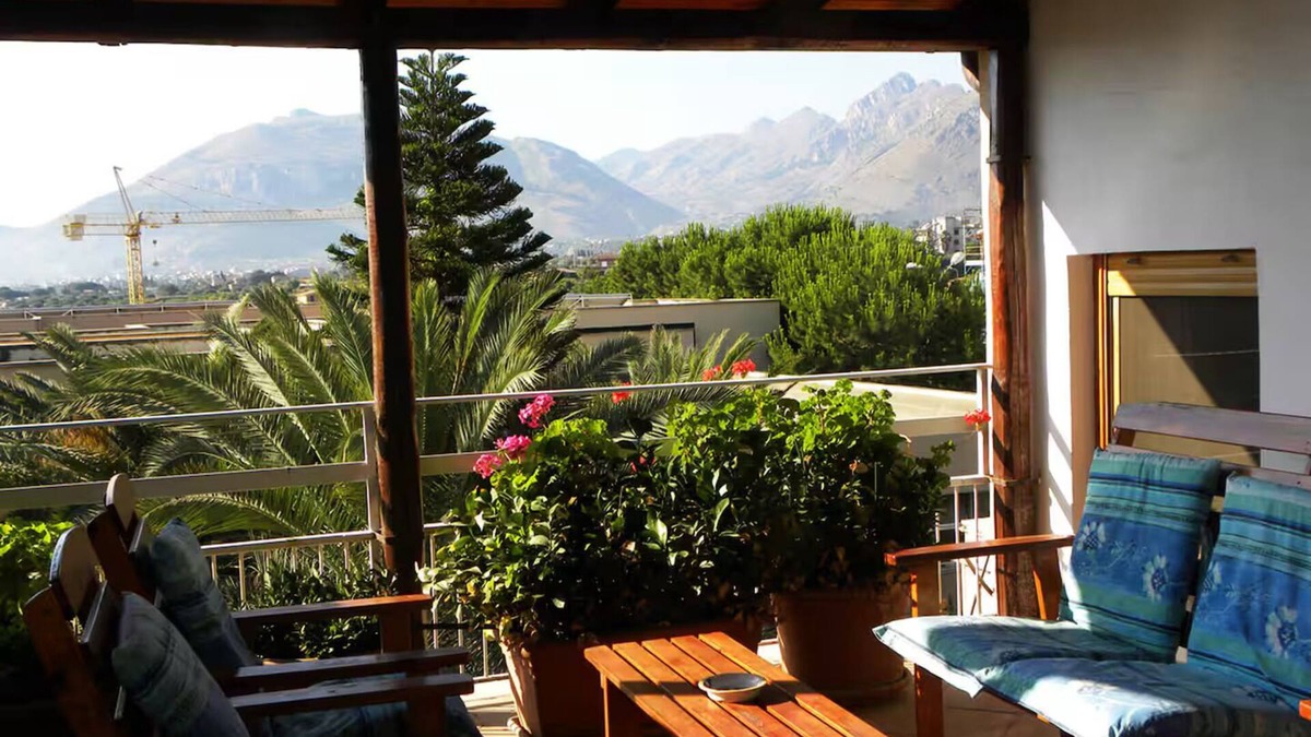 Casteldaccia House | Your Fantastic Holiday in a Quaint Village Near the Beach with Mountain Views!