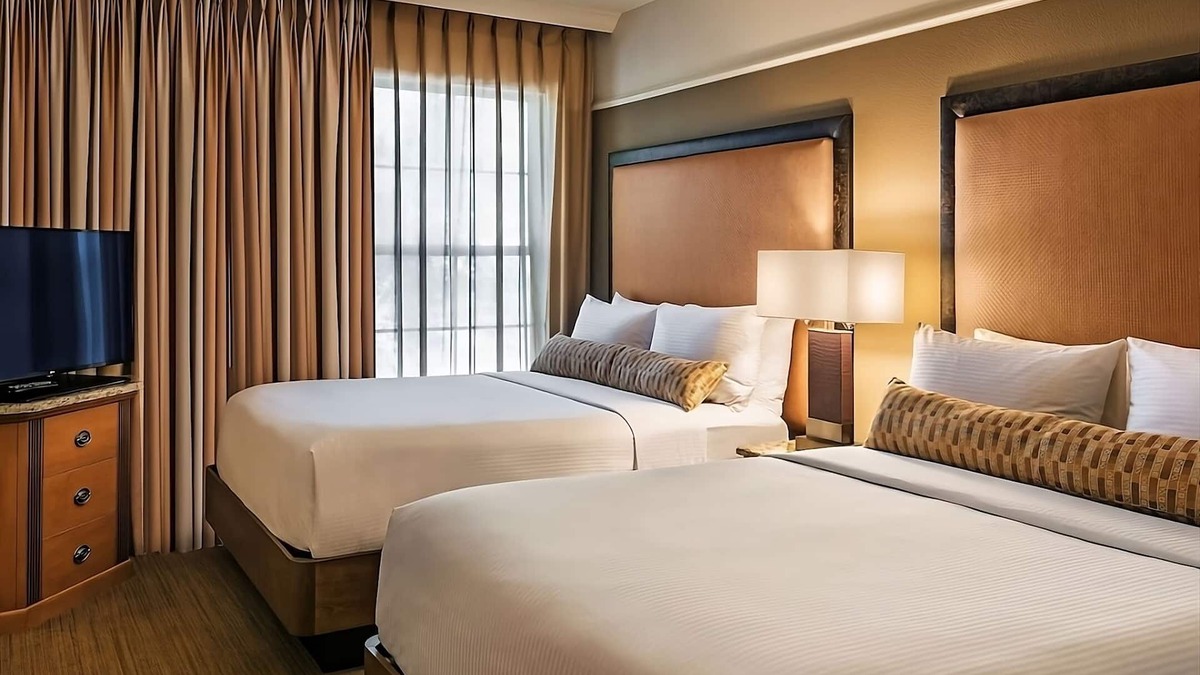 Gainey Village Villas Hotel | Your Gateway to Scottsdale's Wonders: Elegant Suites Await! Paws Friendly, Pool