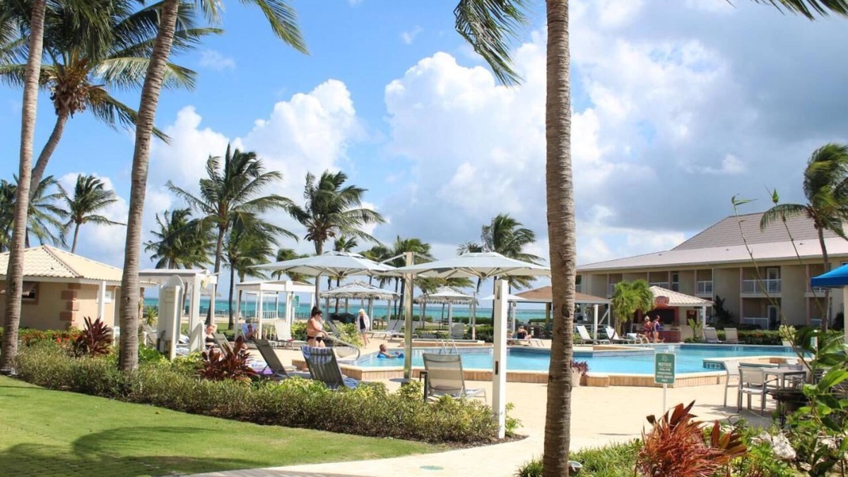 Crystal Harbour Apartment | Your Gateway to the Cayman Islands' Beauty! 4 Relaxing Units! W/Beach Access!