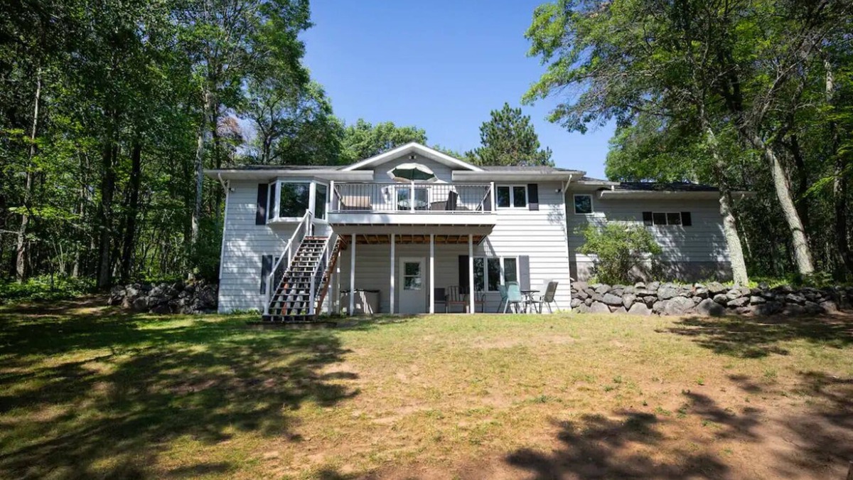 Spooner House | Your Great Escape Lake Home- Pet Friendly with Lake Access! Sleeps 10!