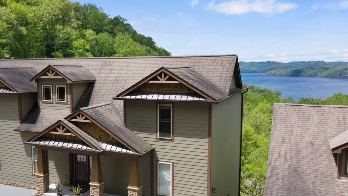 Silver Point Condo | ♡ Your Happy Place Overlooking Center Hill Lake ♡