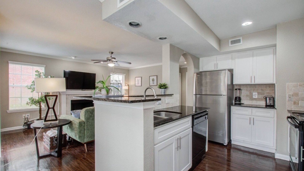 Astrodome Apartment | Your Hidden Oasis in Texas Medical Center