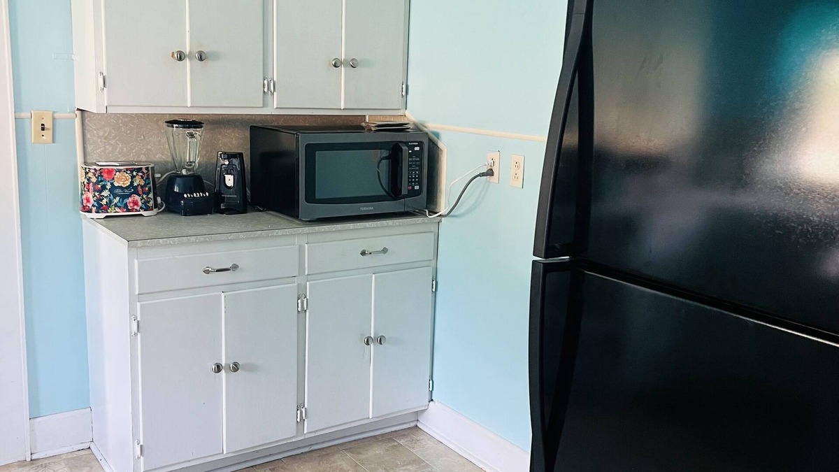 Clintwood House | Your home away from home. SUPER clean and roomy.