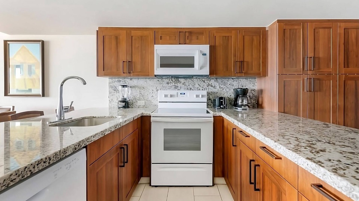 Simpson Bay Hotel | Your Home Away From Home! Full Kitchen, Free Parking, Beach Access, Outdoor Pool