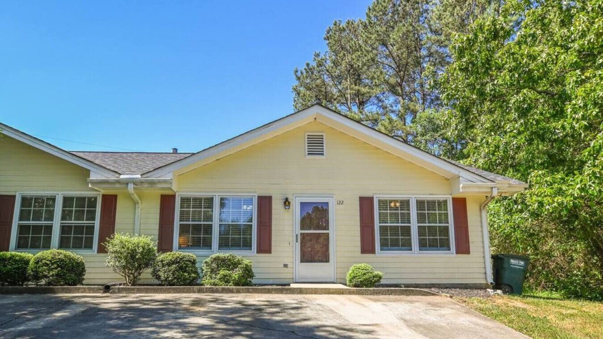 Commerce House | Your Home Away from Home!